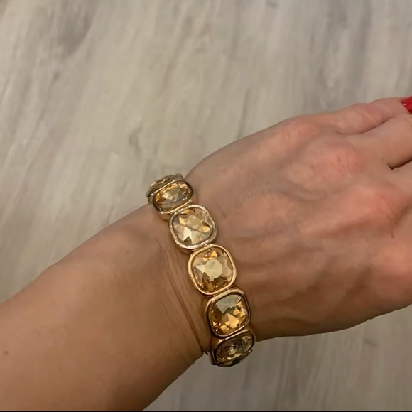 Anthropologie Green Gold Gemstone Crystal Stretch Bracelet - Picture 10 of 16